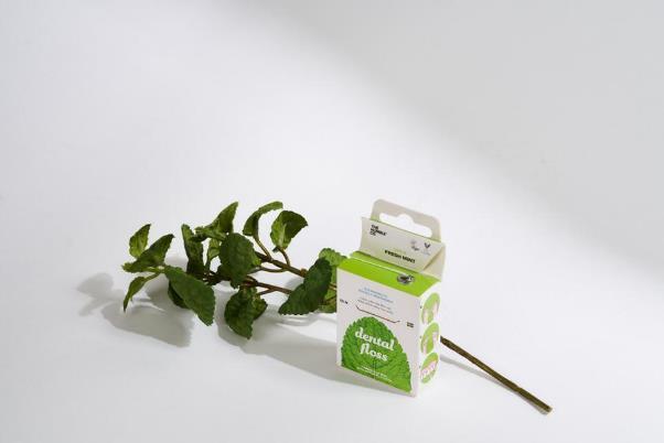 天然由来成分のデンタルフロス