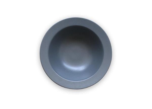 スモーキーで深みのあるストレートグレー