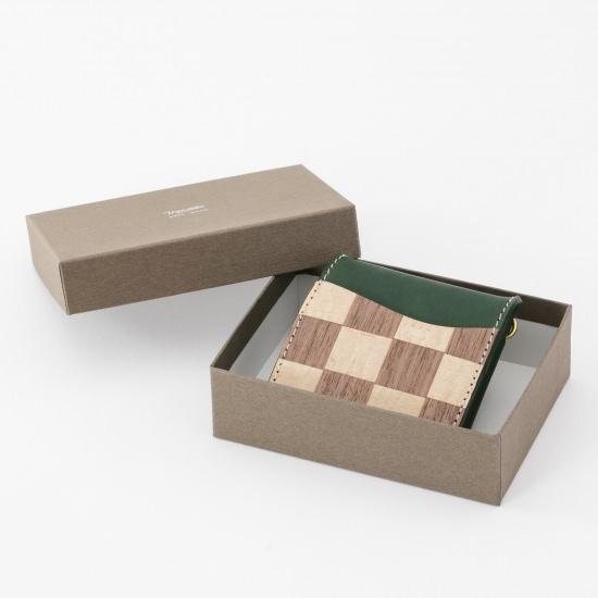 上質な革だからこそ、ギフトにはピッタリ