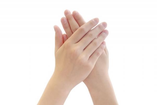 手荒れの原因は毎日の水仕事