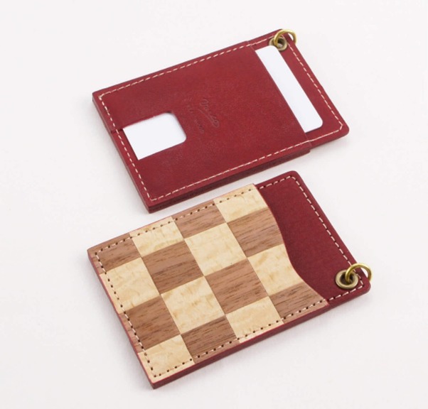 深みのあるレッド