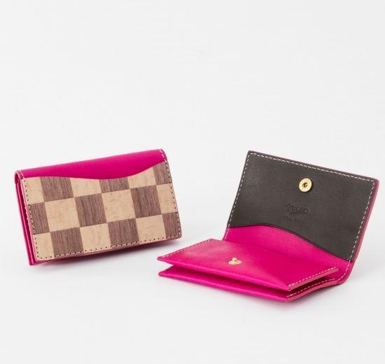 使い込むほど美しくなるケース