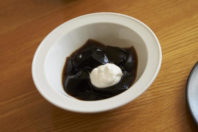 シリアルボウルは、サラダやヨーグルトに