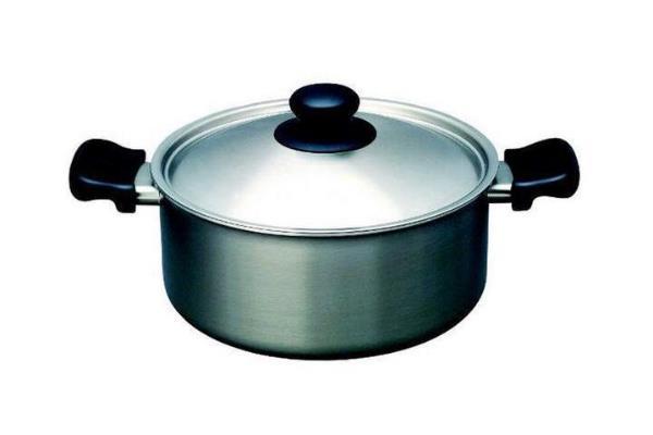 1つで何役もこなしてくれるしっかり者。毎日使いたい両手鍋