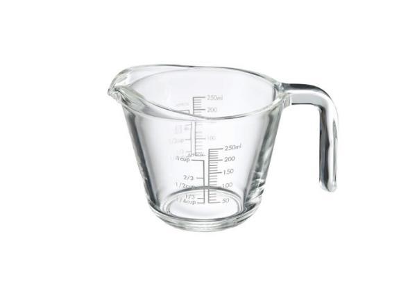 50mlから10ml区切りで250mlまで計れるカップ