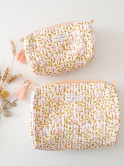 2つのサイズから選べるポーチ