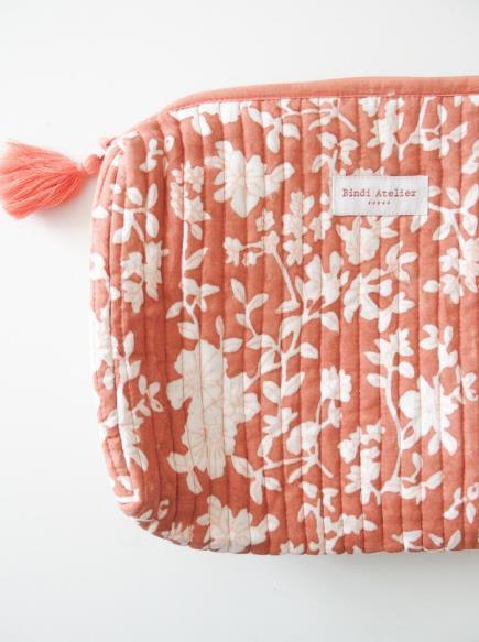 インドの伝統工芸で作られた独特のプリント