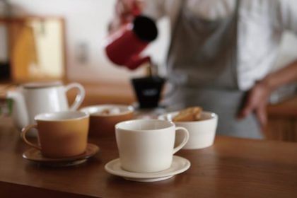 ナチュラルテイストの食器と過ごす、おしゃれなカフェタイム