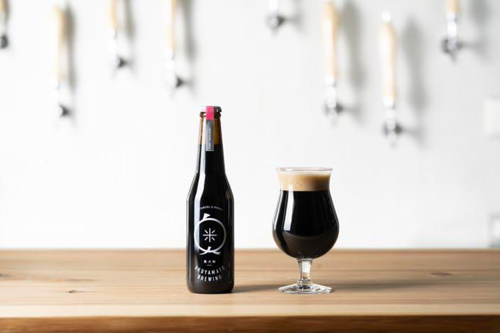 しっとりとした濃厚さとスパイスのほろ苦さが香ばしい黒