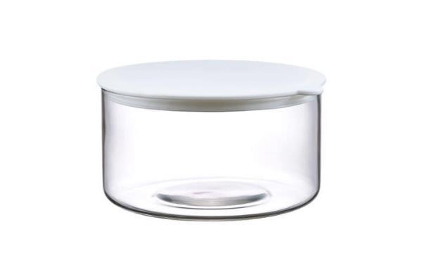 幅143mm×高さ74mm、容量約800mlと使い勝手のいい万能サイズ