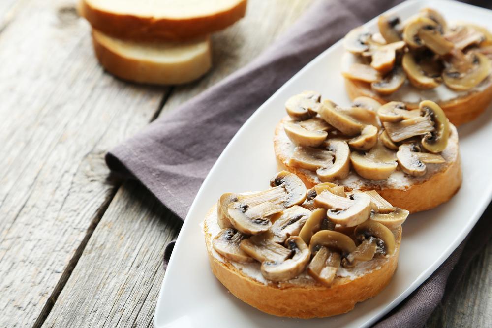 ちょっとしたおつまみにおすすめなのがブルスケッタ