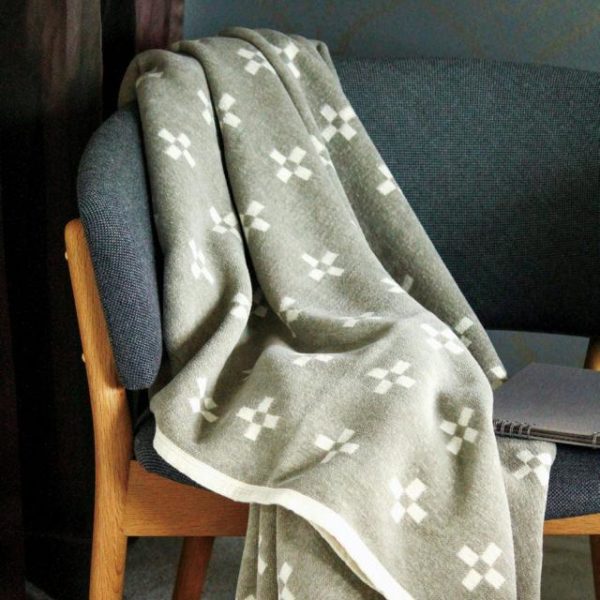 コットン100%のブランケットは、肌触りが柔らかでチクチクしません