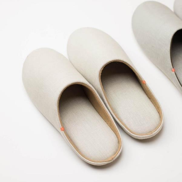 シンプルなお部屋にもすっと馴染む