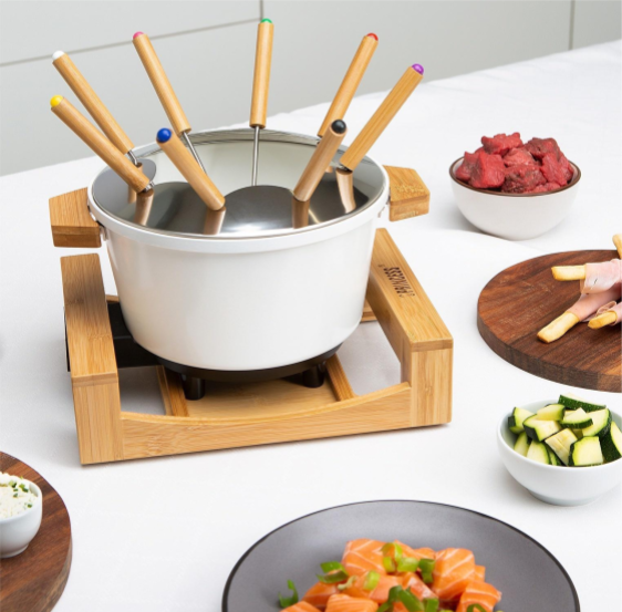 火を使わずにフォンデュを楽しむことができる鍋