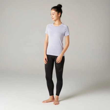 季節を問わず、通気性・伸縮性のある素材を選ぶことが重要