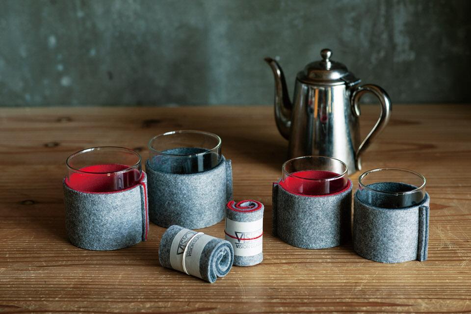 VISION GLASS用のフェルトスリーブも。熱い飲み物を入れるときにこのスリーブがあると便利