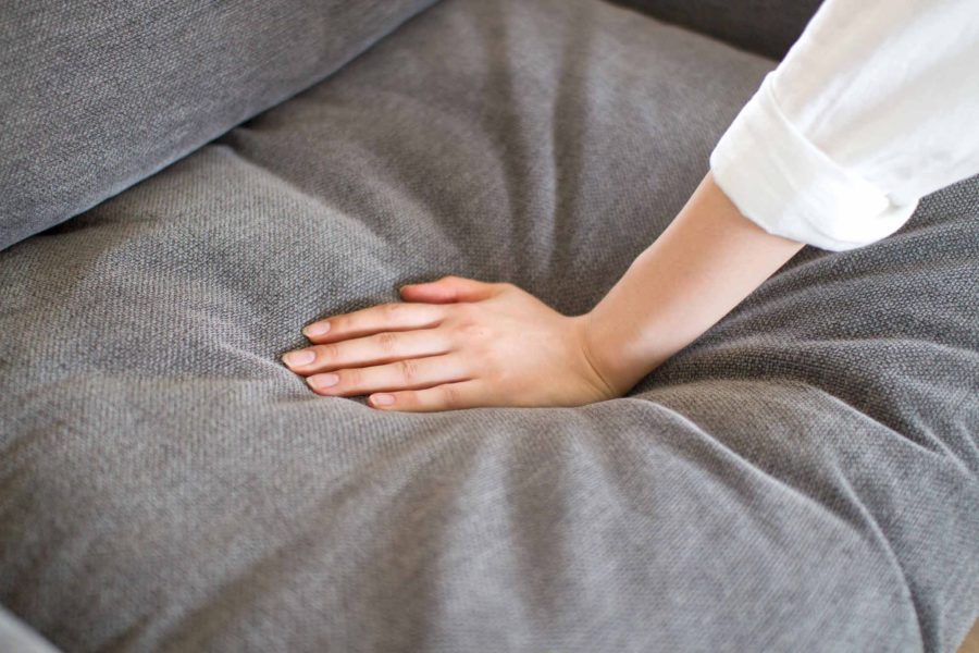 落ち着いた色合いの4色展開