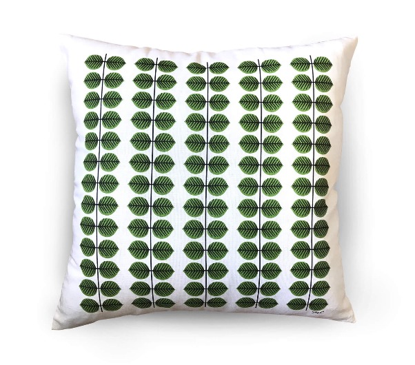 リンドベリの代表作品ともいえるベルサ柄