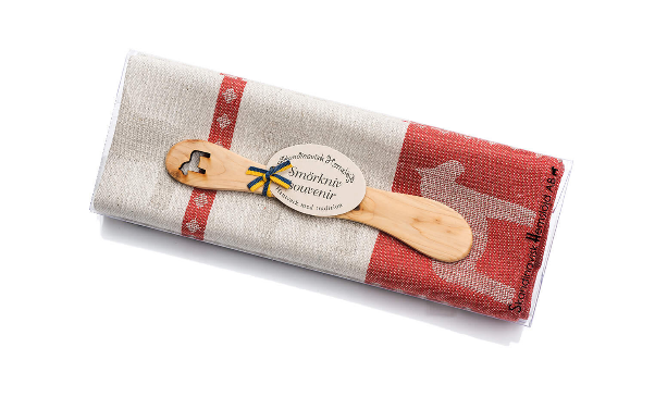 柔らかで温かな優しさを感じるレッドカラー