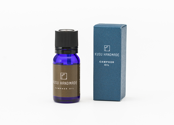 九州の楠を使った精油