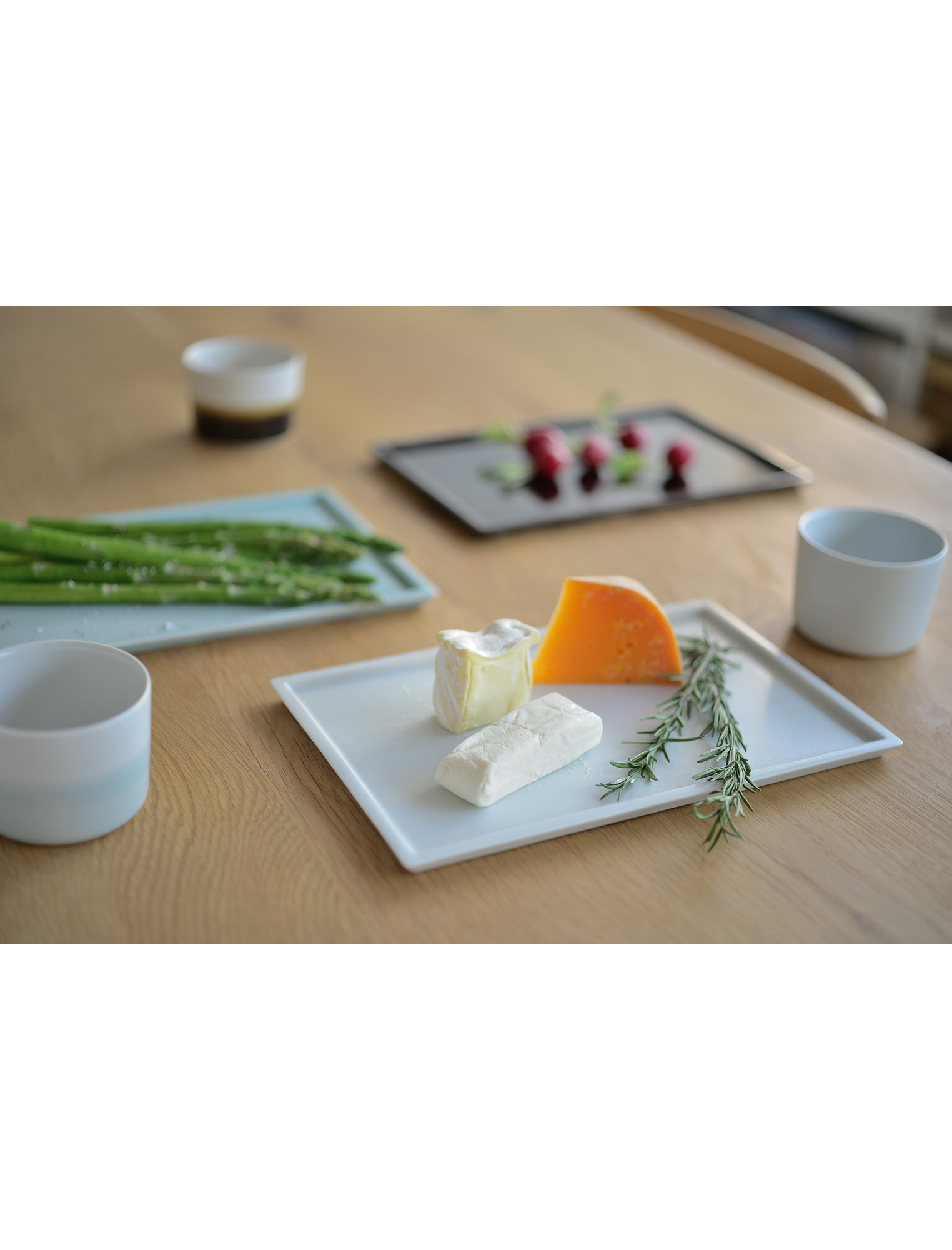 フィンランド在住テキスタイルデザイナープロデュースの器