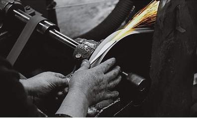 一本一本丁寧に作られるクチポールのカトラリー