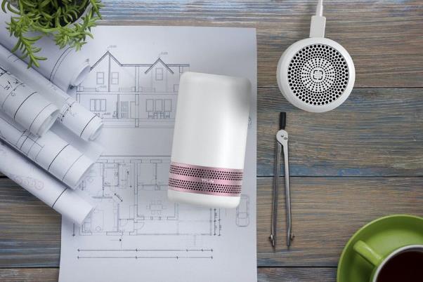 片手で持てる大きさ。軽いから持ち運びやすい