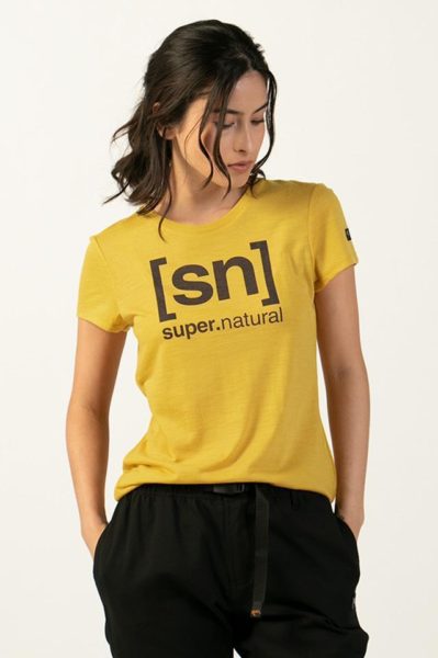 2パターンのシルエットから選べる。メリノウール混ロゴTシャツ