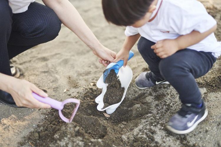 砂遊びや雪遊びのお供に
