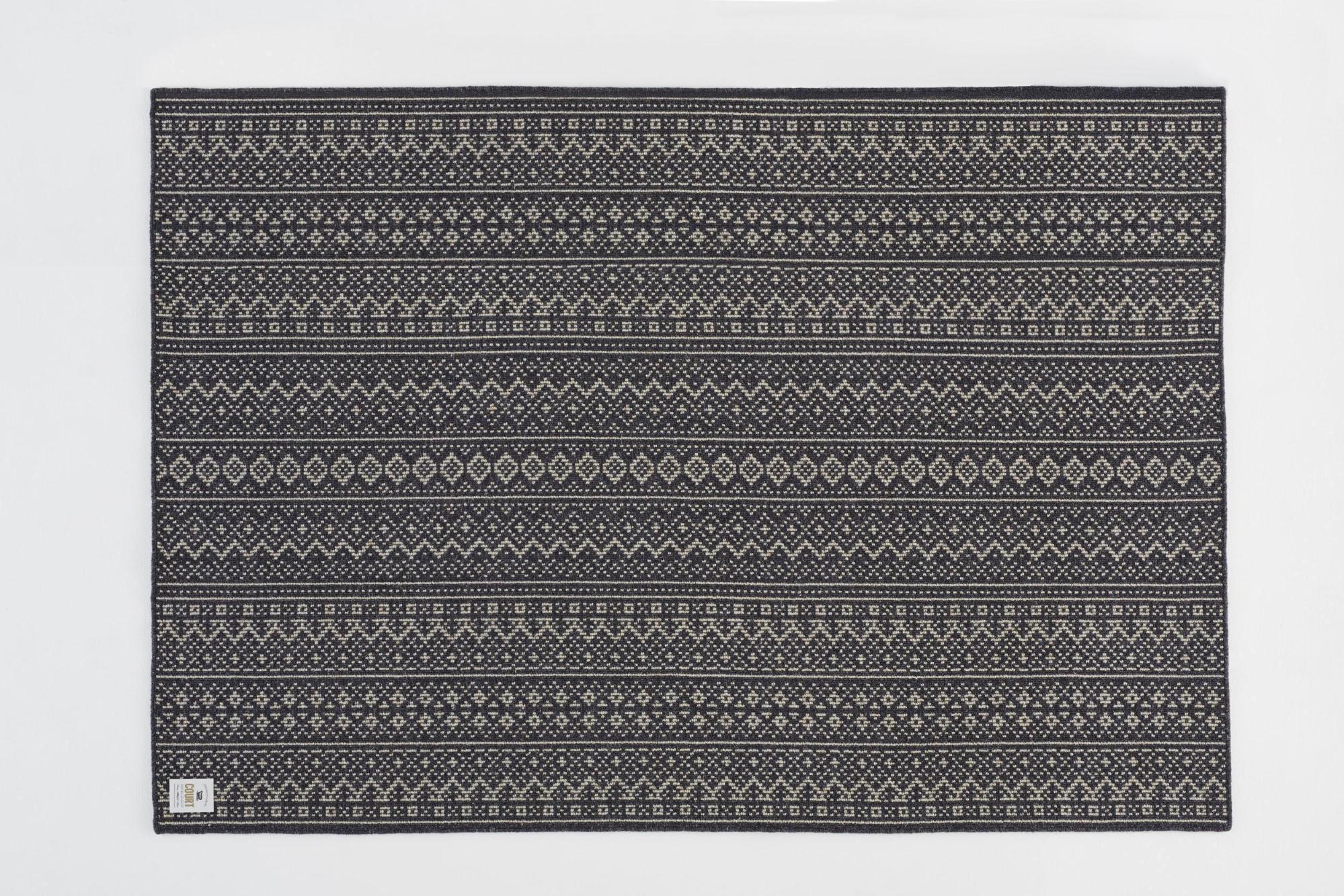 ネイビー×アイボリーの