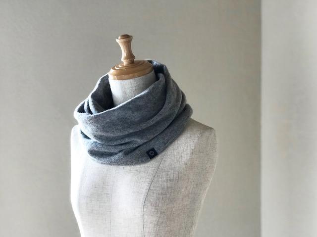 純カシミアの上品な滑らかさ