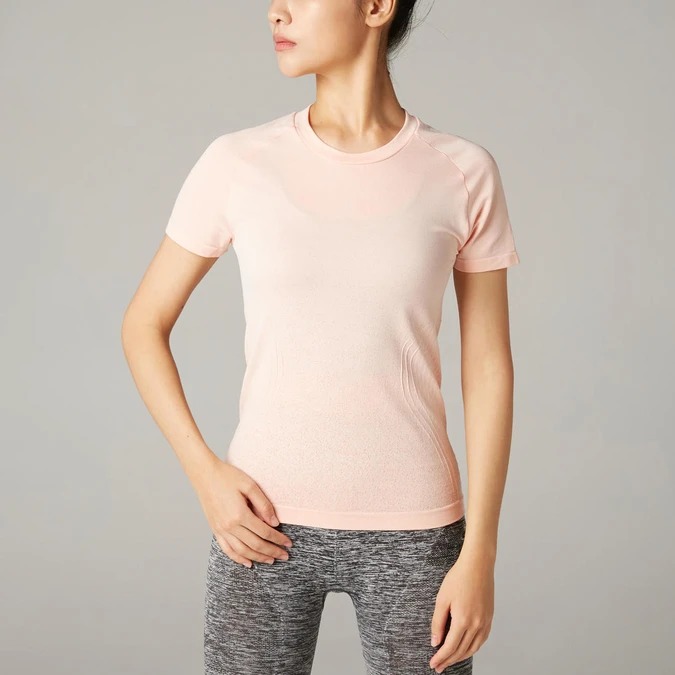 デカトロン　DOMYOS スリムヨガTシャツ