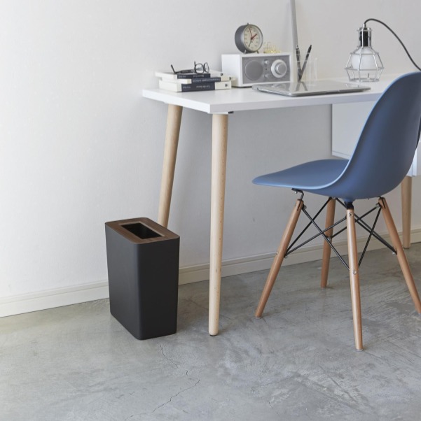 トラッシュカンブラウン