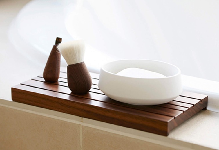 シンプルデザインの素敵なSHAQUDA・フェイスクレンジングブラシ