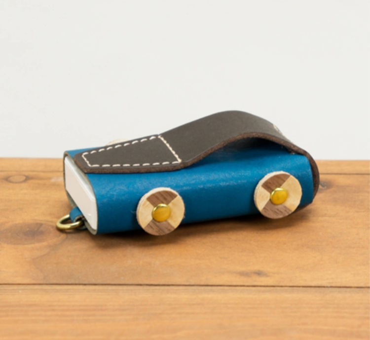 ユニークなレザーのタブレットケース