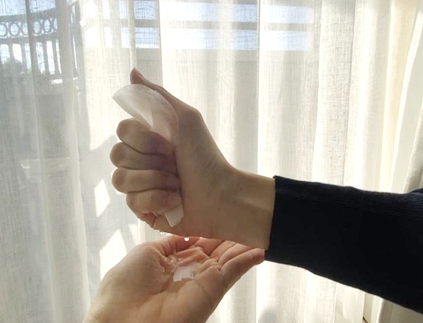 美容液成分をたっぷり含んだうるおいマスク