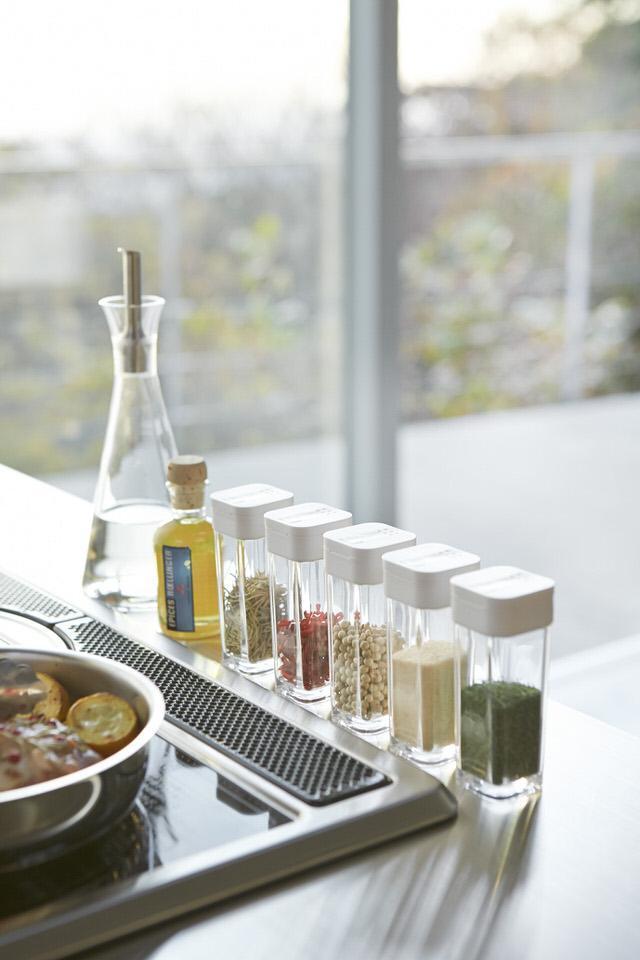 スパイスボトル