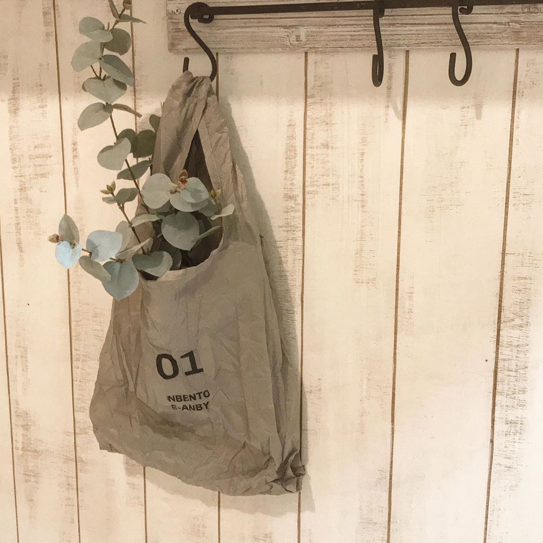 しわが気にならない素材感