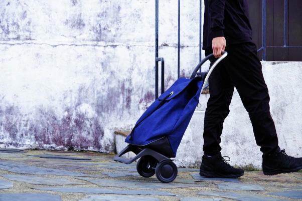 重いものも楽に運べるショッピングカート