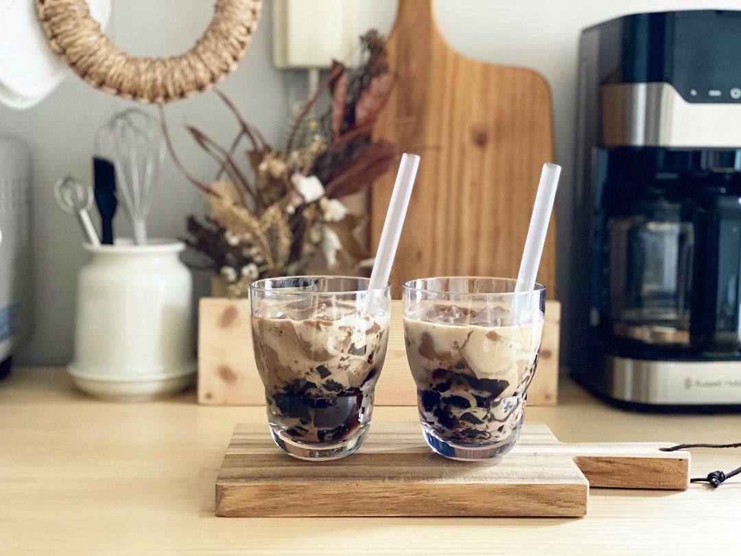 お手製のコーヒーゼリーとミルク