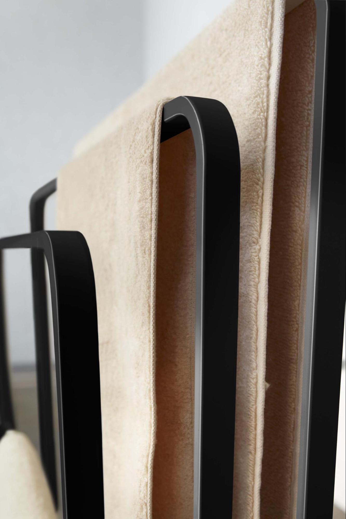 スタイリッシュなバスタオルラック