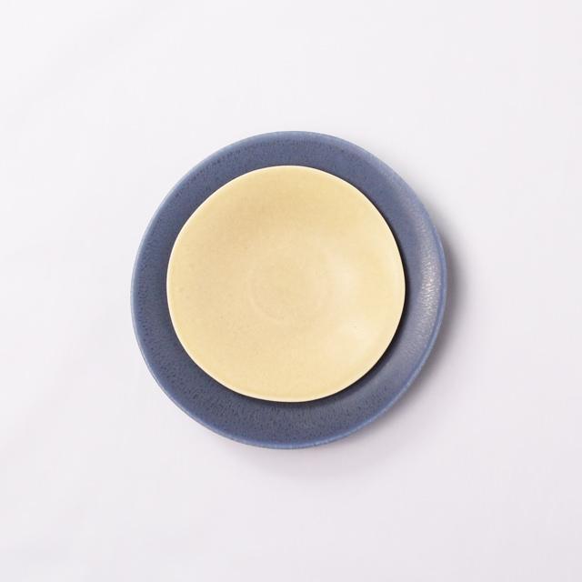 磁器ならではの美しい発色