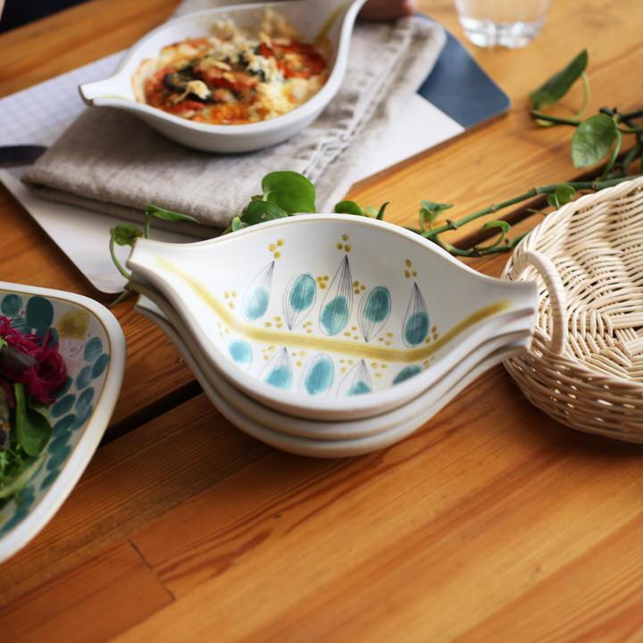 ユニークな形が使いやすい。木の葉のようなボウル