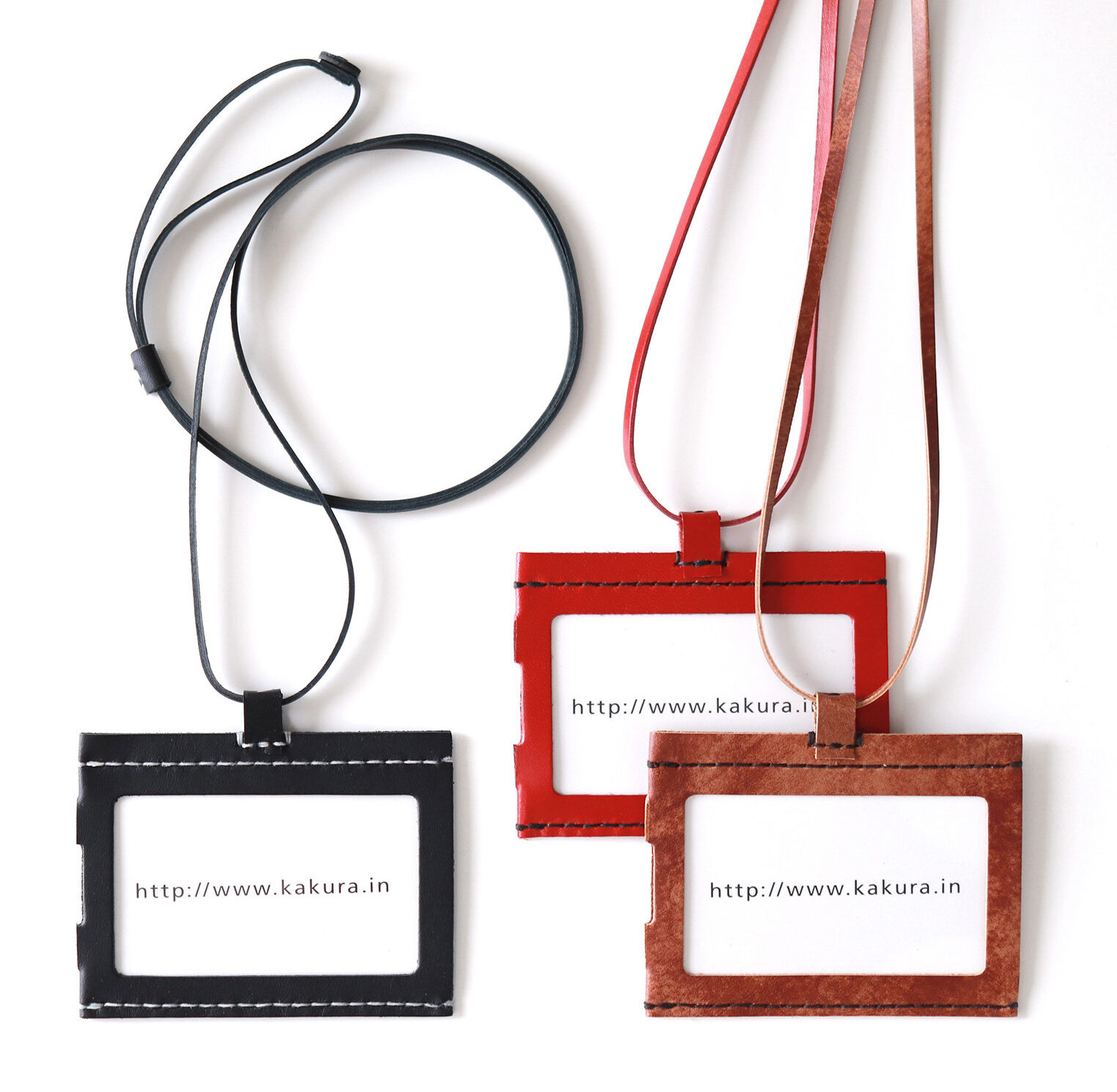 驚くほど軽い牛革製IDホルダー