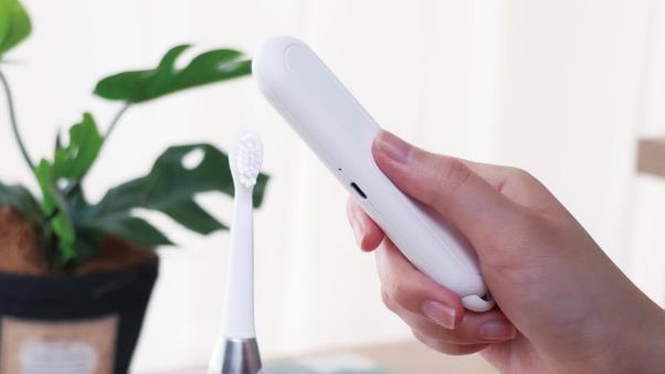 いつでもどこでも 充電式小型UV除菌ライト