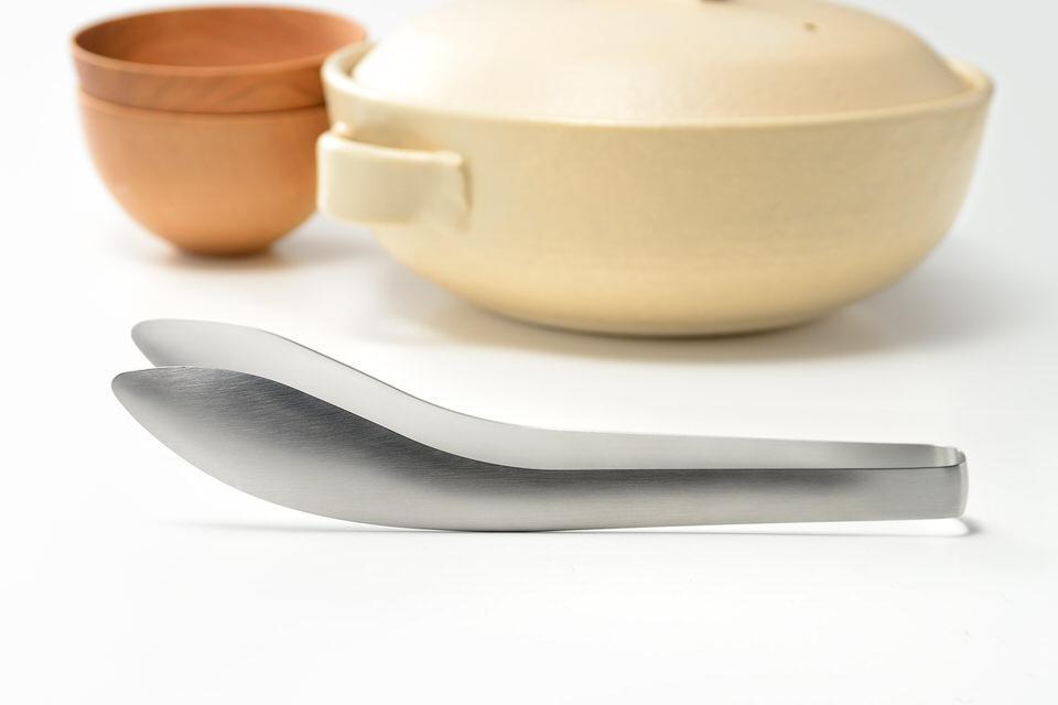 レイエのミニトングは先端が反っている特殊な形状