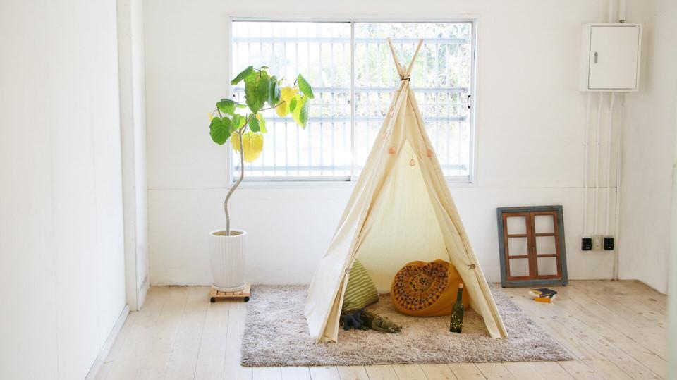 コンパクトサイズのテントは秘密基地