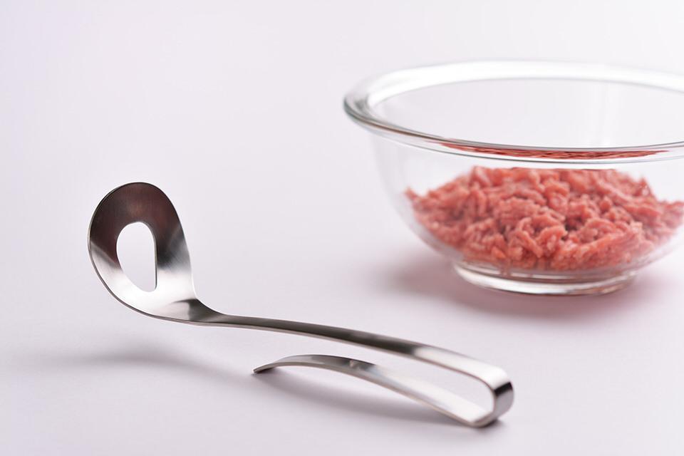 先端が少し浮くデザイン