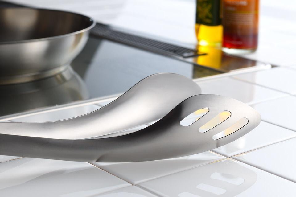 置いた時に先端が浮く衛生的なデザイン