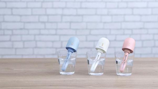 いつでもどこでも持ち運べる充電式ポータブル加湿器